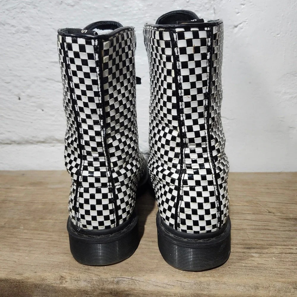 Dr Martens Avery Men Black White Checkerboard Woven Lace Up Combat Boots Grunge